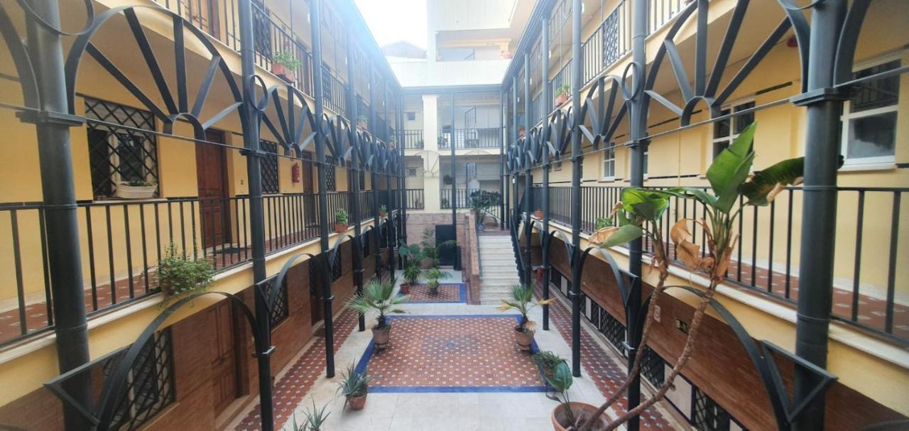 Estudio Sevilla Centro Exteriör bild